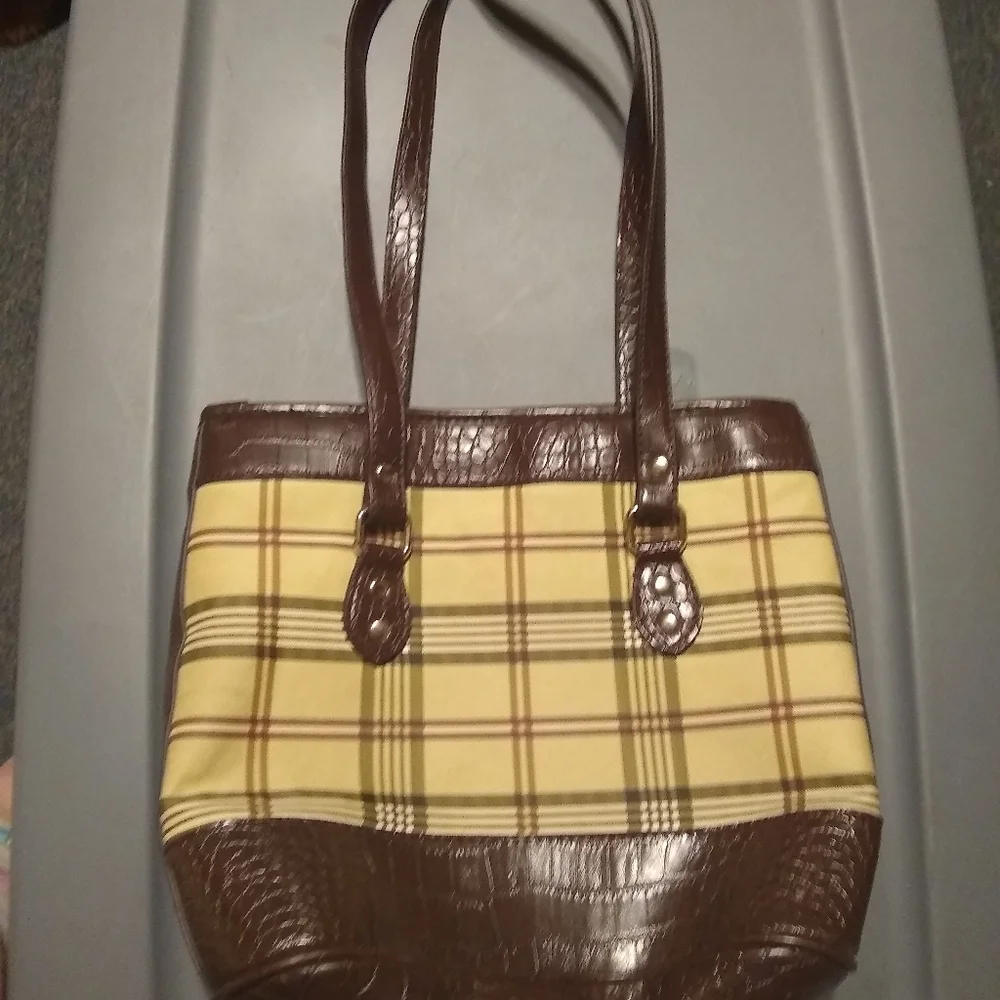 COPY - Medium size faux leather purse..like brand new! - Picture 2 of 6